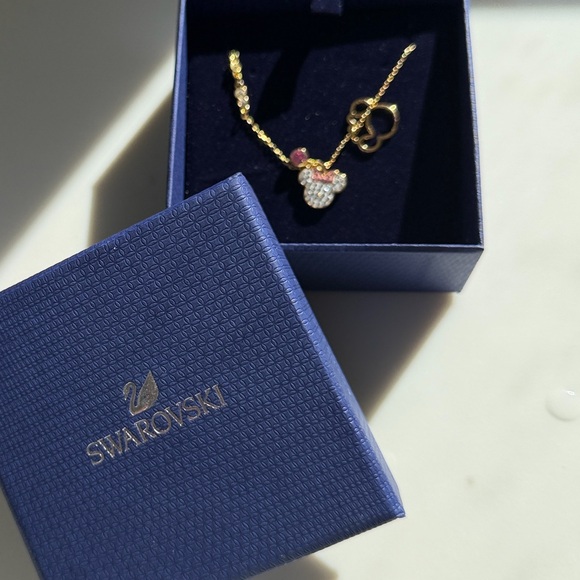 Swarovski Disney Necklace Minnie Mouse Crystal Gold
Pink Ribbon NWT /NIB - Picture 3 of 3